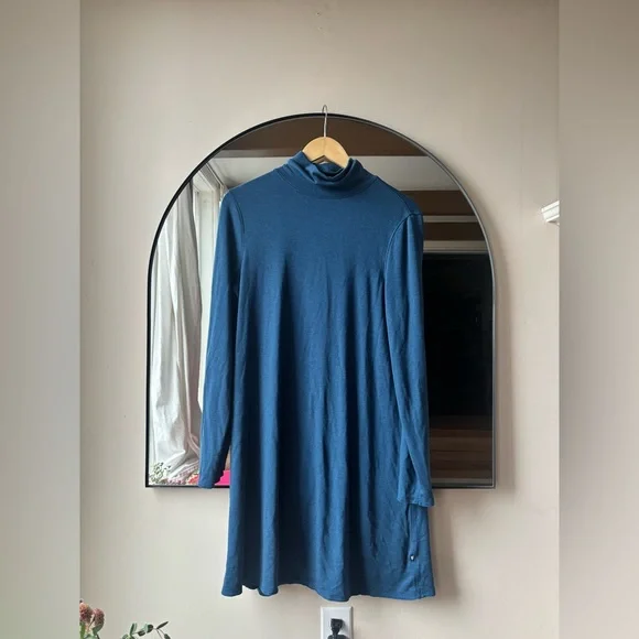 KIT & ACE | Mockneck dress | size large - Picture 3 of 6